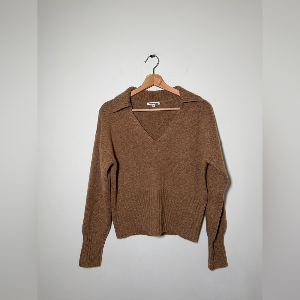 REFORMATION BECKIE 100% CASHMERE COLLARD POLO V NECK SWEATER SIZE M IN CAMEL - Picture 6 of 12